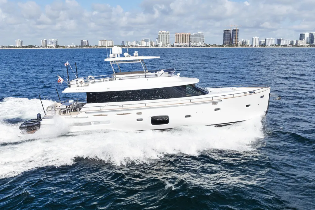 Yacht Photo 69
